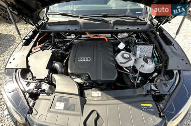Внедорожник / Кроссовер Audi Q5 2021 в 