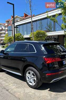 Внедорожник / Кроссовер Audi Q5 2019 в 