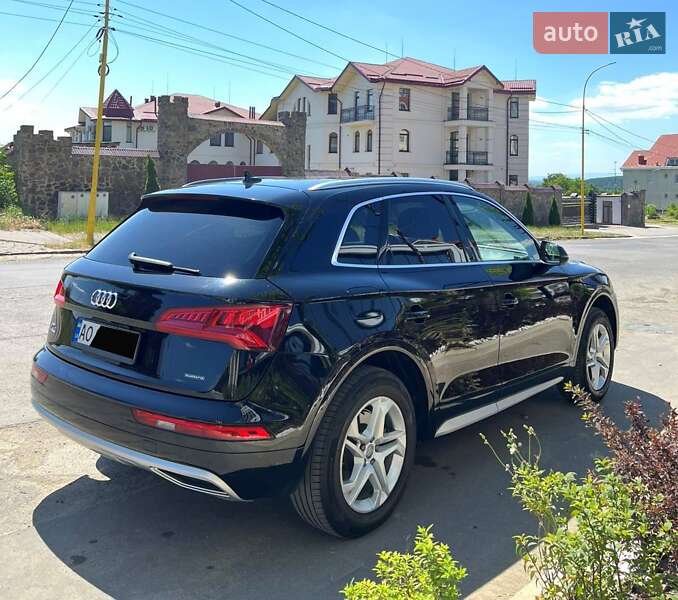 Позашляховик / Кросовер Audi Q5 2019 в Ужгороді