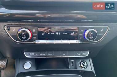 Позашляховик / Кросовер Audi Q5 2018 в 