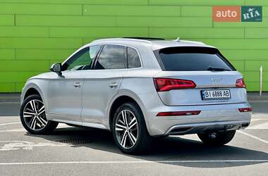 Внедорожник / Кроссовер Audi Q5 2018 в 