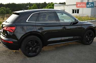Внедорожник / Кроссовер Audi Q5 2018 в 