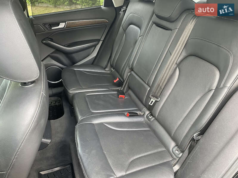 Внедорожник / Кроссовер Audi Q5 2012 в Луцке
