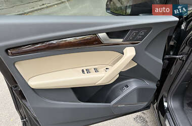 Внедорожник / Кроссовер Audi Q5 2022 в 