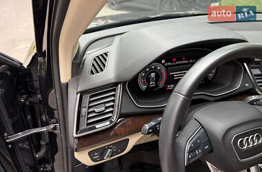 Внедорожник / Кроссовер Audi Q5 2022 в 