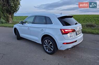 Позашляховик / Кросовер Audi Q5 2024 в 