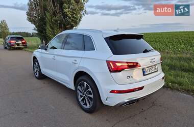Позашляховик / Кросовер Audi Q5 2024 в 