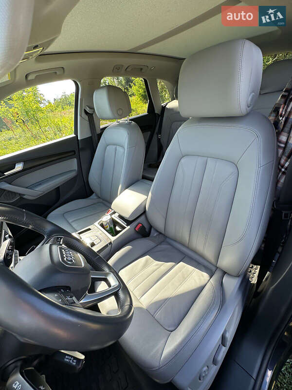 Внедорожник / Кроссовер Audi Q5 2021 в Лубнах