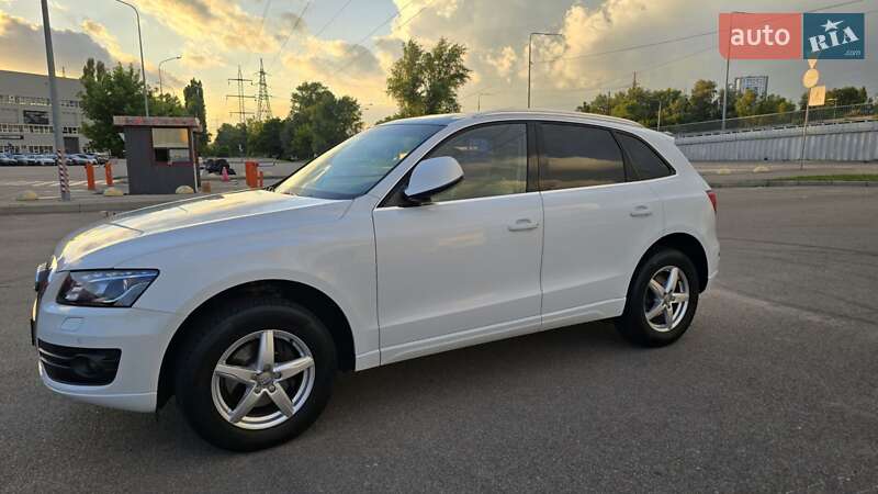 Внедорожник / Кроссовер Audi Q5 2011 в Киеве