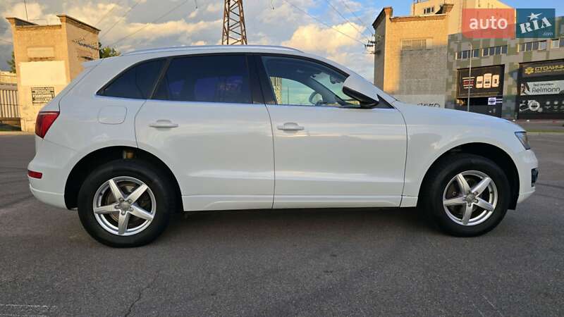 Внедорожник / Кроссовер Audi Q5 2011 в Киеве