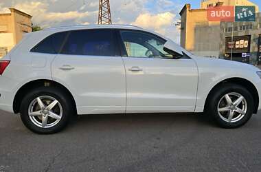 Внедорожник / Кроссовер Audi Q5 2011 в 
