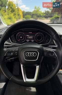 Внедорожник / Кроссовер Audi Q5 2018 в 
