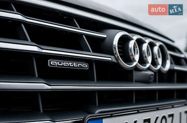Внедорожник / Кроссовер Audi Q5 2018 в 
