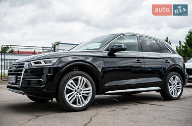 Внедорожник / Кроссовер Audi Q5 2018 в 