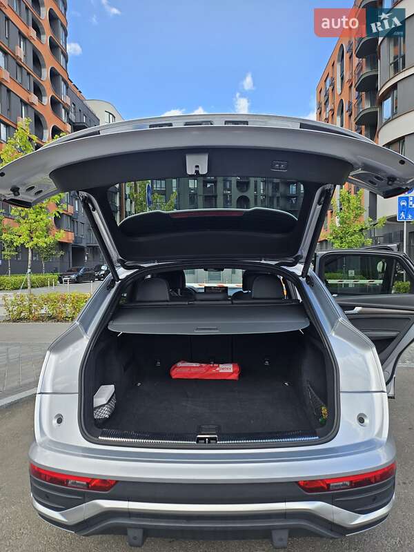 Внедорожник / Кроссовер Audi Q5 2022 в Киеве