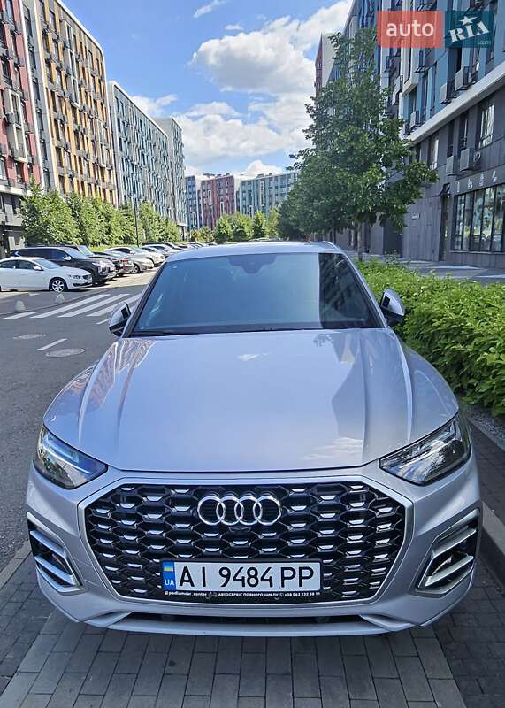 Внедорожник / Кроссовер Audi Q5 2022 в Киеве