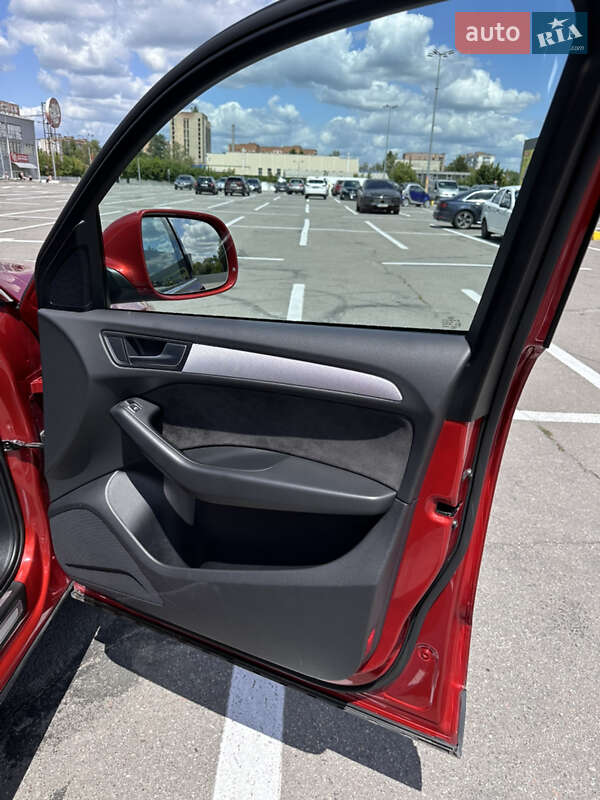 Внедорожник / Кроссовер Audi Q5 2014 в Решетиловке