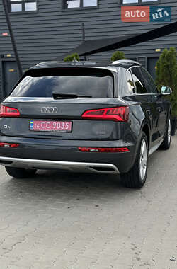 Внедорожник / Кроссовер Audi Q5 2019 в 