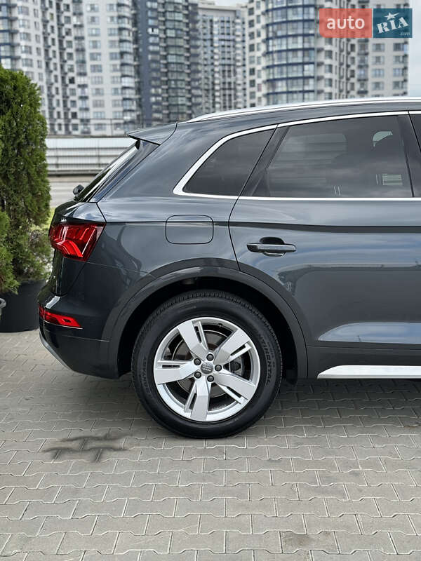 Внедорожник / Кроссовер Audi Q5 2019 в Киеве