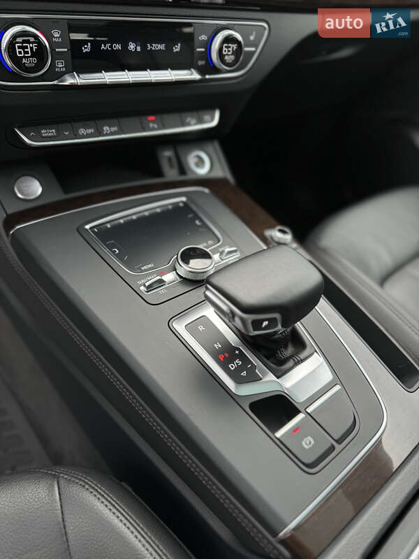 Внедорожник / Кроссовер Audi Q5 2019 в Киеве