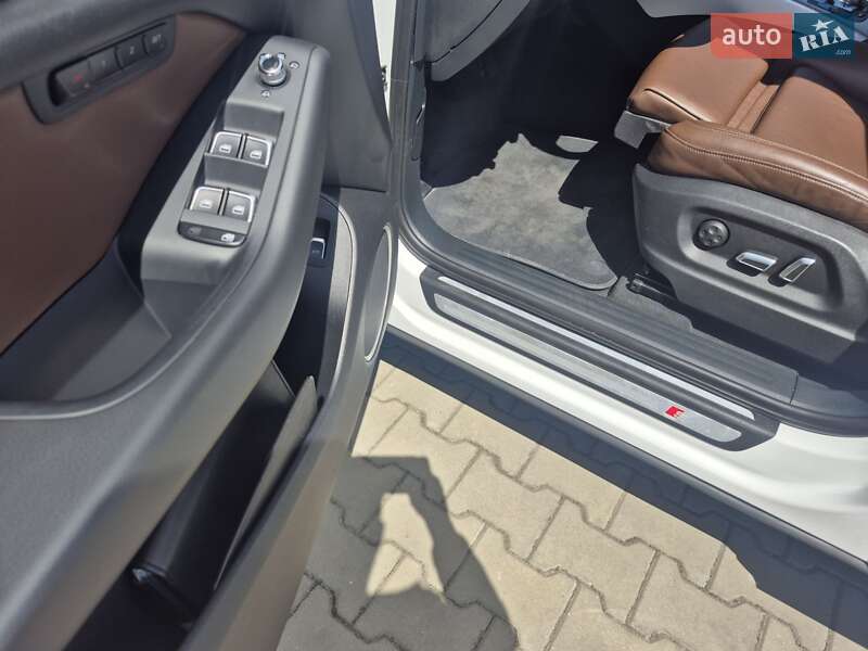 Позашляховик / Кросовер Audi Q5 2017 в Луцьку
