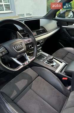 Внедорожник / Кроссовер Audi Q5 2018 в 