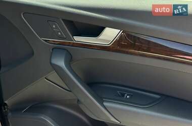 Внедорожник / Кроссовер Audi Q5 2018 в 