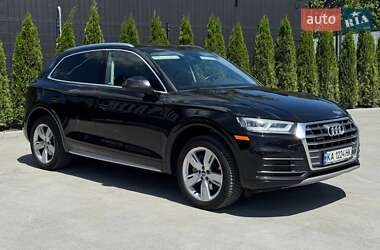 Внедорожник / Кроссовер Audi Q5 2018 в 