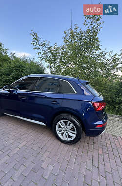 Внедорожник / Кроссовер Audi Q5 2017 в 