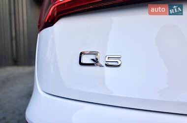 Внедорожник / Кроссовер Audi Q5 2018 в 