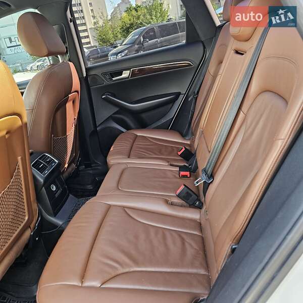 Внедорожник / Кроссовер Audi Q5 2010 в Киеве