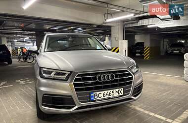 Внедорожник / Кроссовер Audi Q5 2018 в 