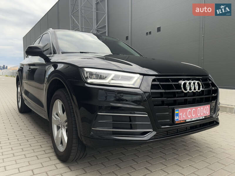 Внедорожник / Кроссовер Audi Q5 2018 в 
