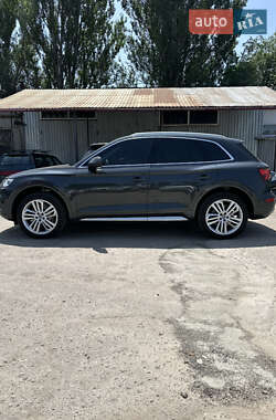Внедорожник / Кроссовер Audi Q5 2018 в 
