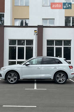 Внедорожник / Кроссовер Audi Q5 2019 в 