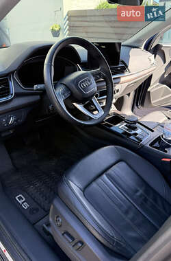 Внедорожник / Кроссовер Audi Q5 2023 в 