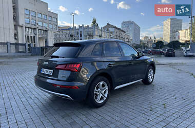 Внедорожник / Кроссовер Audi Q5 2018 в 