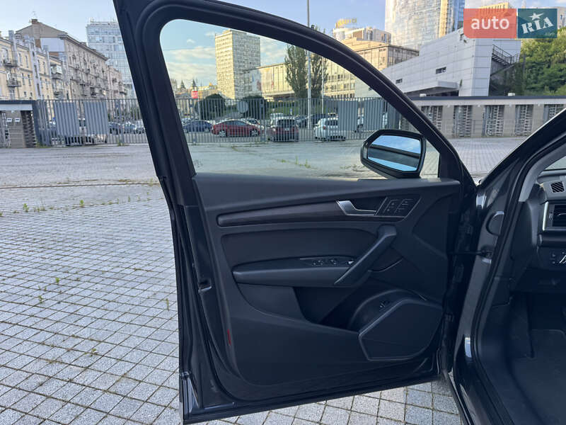Внедорожник / Кроссовер Audi Q5 2018 в Киеве