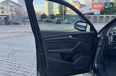 Внедорожник / Кроссовер Audi Q5 2018 в 