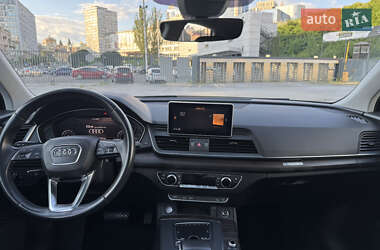 Внедорожник / Кроссовер Audi Q5 2018 в 
