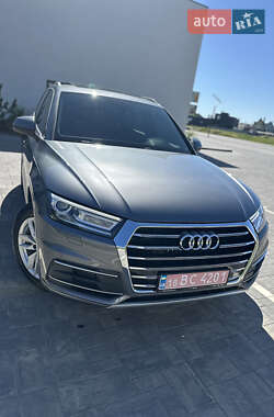 Внедорожник / Кроссовер Audi Q5 2020 в 