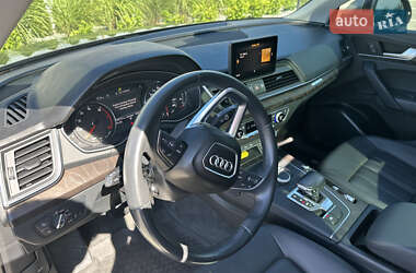 Внедорожник / Кроссовер Audi Q5 2020 в 