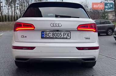 Внедорожник / Кроссовер Audi Q5 2018 в 