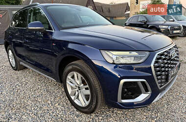 Внедорожник / Кроссовер Audi Q5 2022 в 
