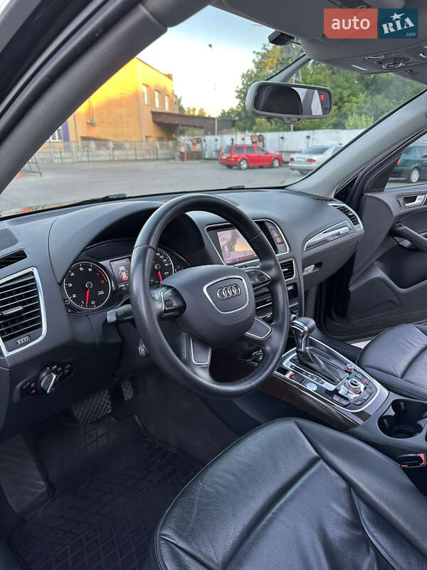 Внедорожник / Кроссовер Audi Q5 2014 в Черновцах
