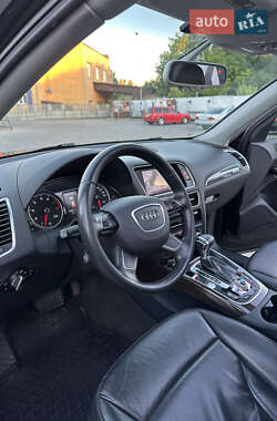 Позашляховик / Кросовер Audi Q5 2014 в 