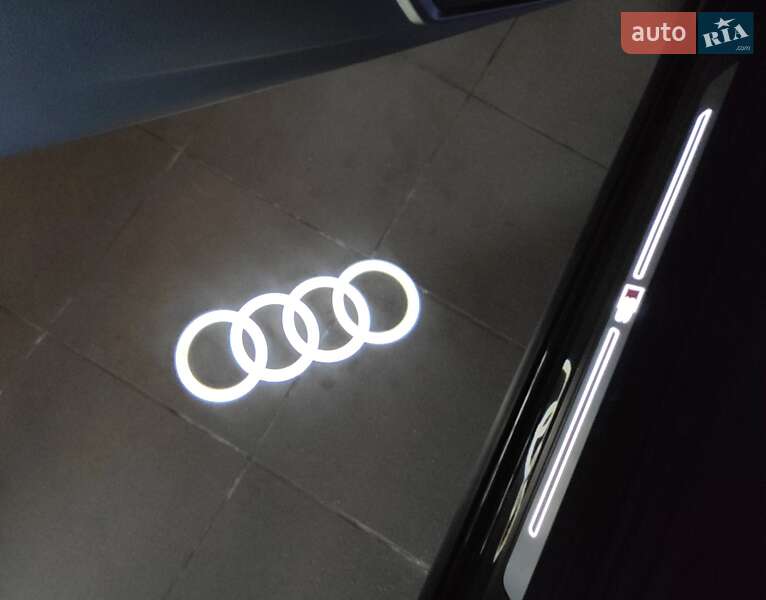 Позашляховик / Кросовер Audi Q5 2020 в Нововолинську