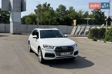 Внедорожник / Кроссовер Audi Q5 2017 в 