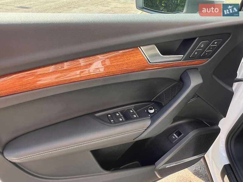 Позашляховик / Кросовер Audi Q5 2022 в Києві