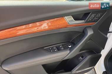 Внедорожник / Кроссовер Audi Q5 2022 в 
